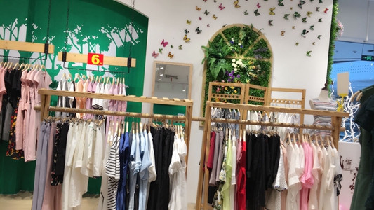 淑女日记品牌旗舰店店面